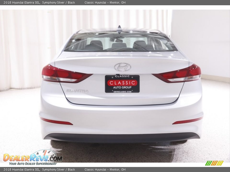 2018 Hyundai Elantra SEL Symphony Silver / Black Photo #17