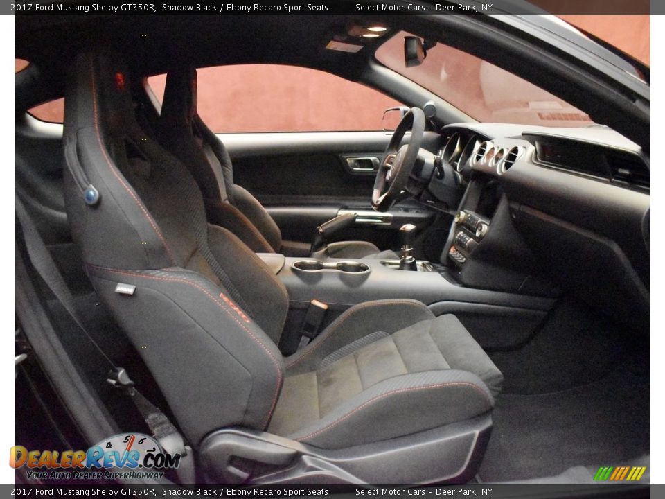 Front Seat of 2017 Ford Mustang Shelby GT350R Photo #16