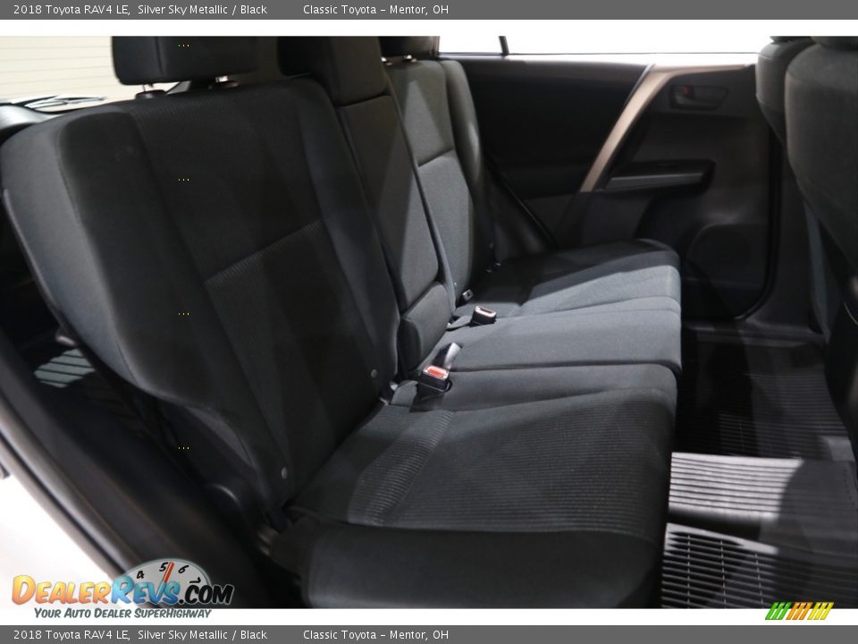 2018 Toyota RAV4 LE Silver Sky Metallic / Black Photo #14