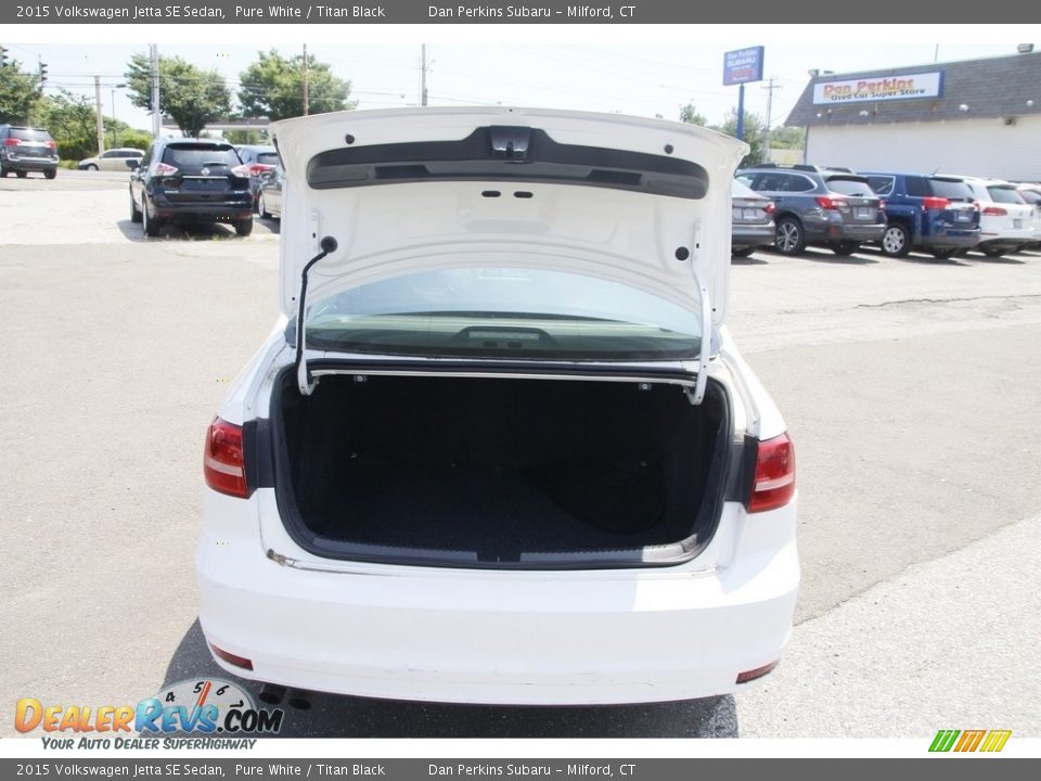 2015 Volkswagen Jetta SE Sedan Pure White / Titan Black Photo #13