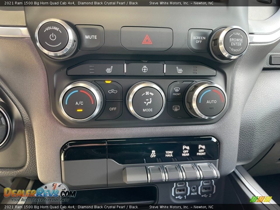 2021 Ram 1500 Big Horn Quad Cab 4x4 Diamond Black Crystal Pearl / Black Photo #26