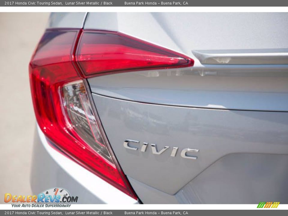 2017 Honda Civic Touring Sedan Lunar Silver Metallic / Black Photo #10