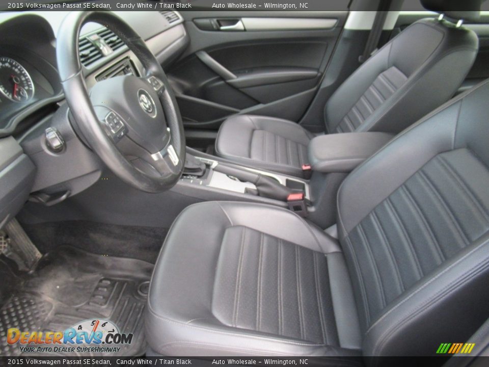 Front Seat of 2015 Volkswagen Passat SE Sedan Photo #10