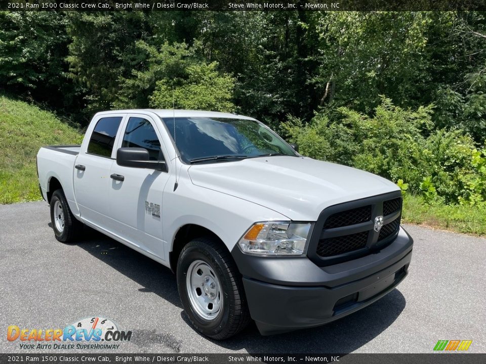 2021 Ram 1500 Classic Crew Cab Bright White / Diesel Gray/Black Photo #4