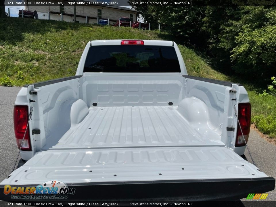 2021 Ram 1500 Classic Crew Cab Bright White / Diesel Gray/Black Photo #8