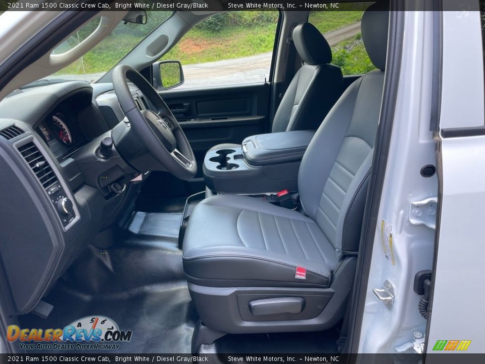 2021 Ram 1500 Classic Crew Cab Bright White / Diesel Gray/Black Photo #10