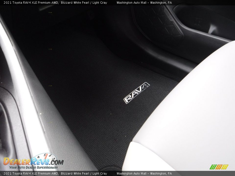 2021 Toyota RAV4 XLE Premium AWD Blizzard White Pearl / Light Gray Photo #31