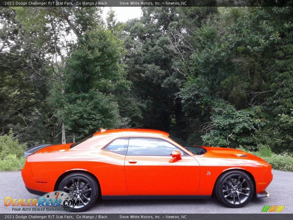 Go Mango 2021 Dodge Challenger R/T Scat Pack Photo #5