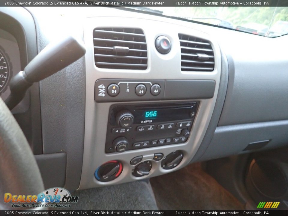 2005 Chevrolet Colorado LS Extended Cab 4x4 Silver Birch Metallic / Medium Dark Pewter Photo #22