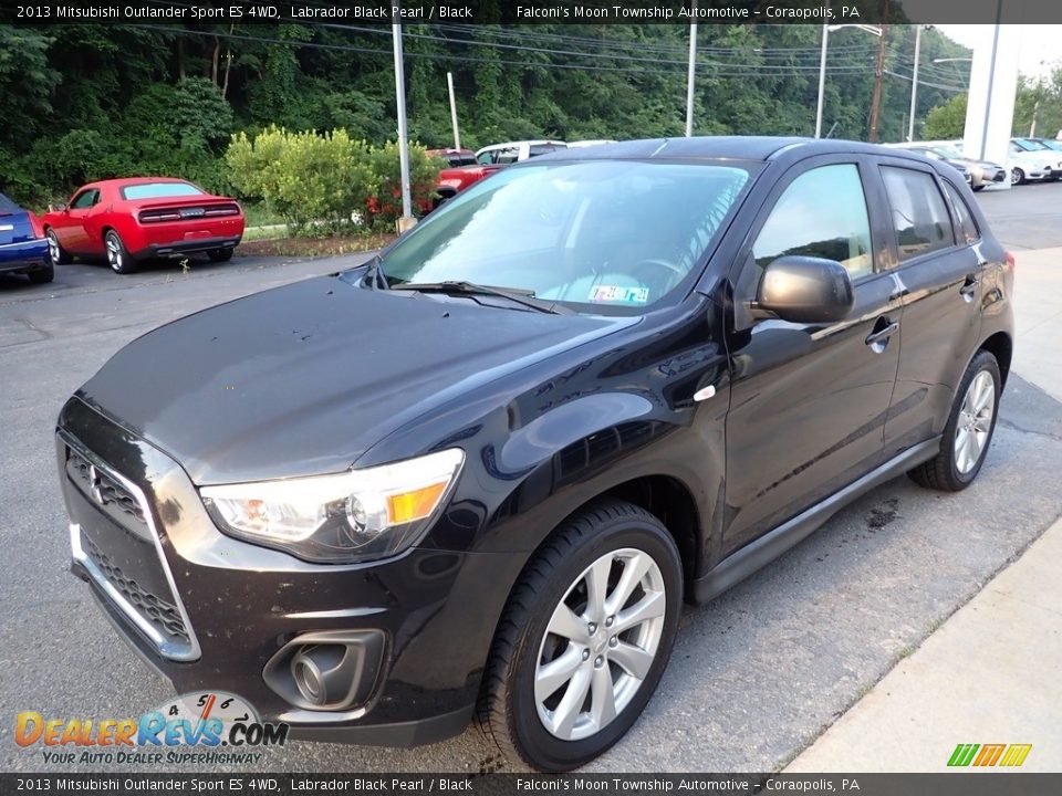 Front 3/4 View of 2013 Mitsubishi Outlander Sport ES 4WD Photo #7
