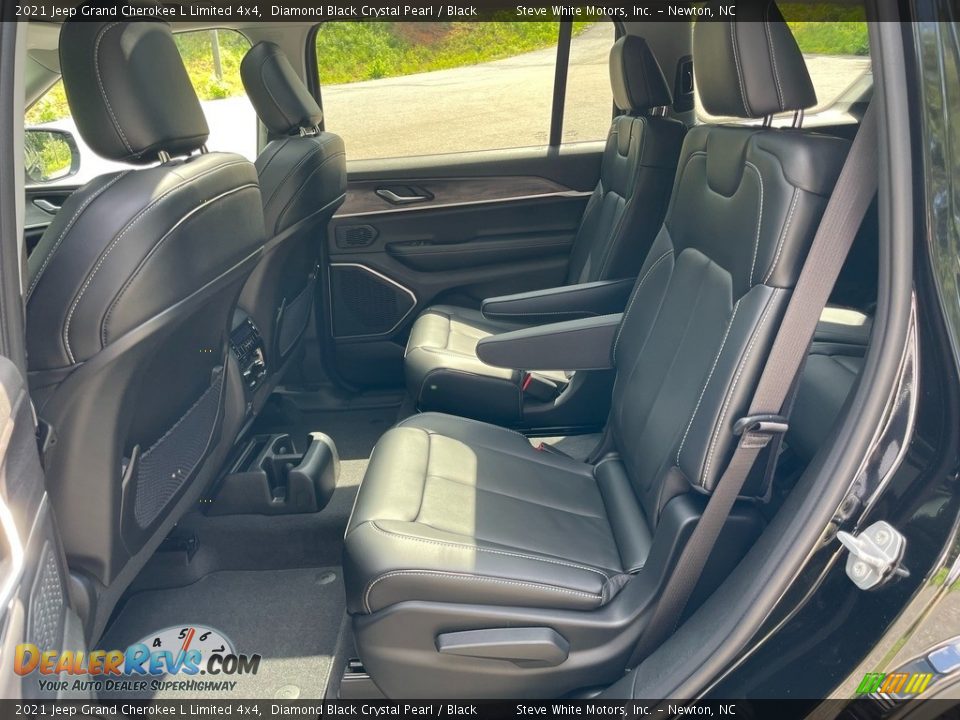 2021 Jeep Grand Cherokee L Limited 4x4 Diamond Black Crystal Pearl / Black Photo #16