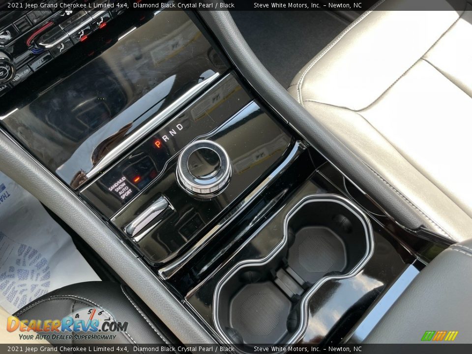 2021 Jeep Grand Cherokee L Limited 4x4 Diamond Black Crystal Pearl / Black Photo #36