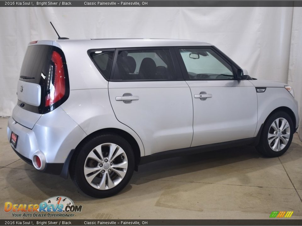 2016 Kia Soul ! Bright Silver / Black Photo #2