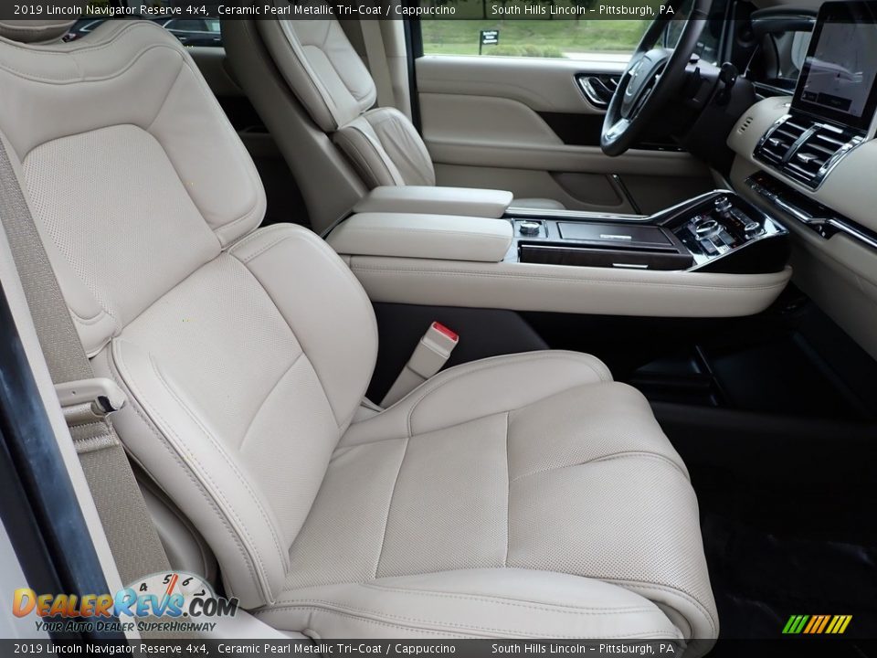 Front Seat of 2019 Lincoln Navigator Reserve 4x4 Photo #11