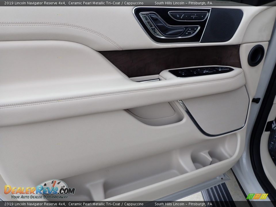 Door Panel of 2019 Lincoln Navigator Reserve 4x4 Photo #19