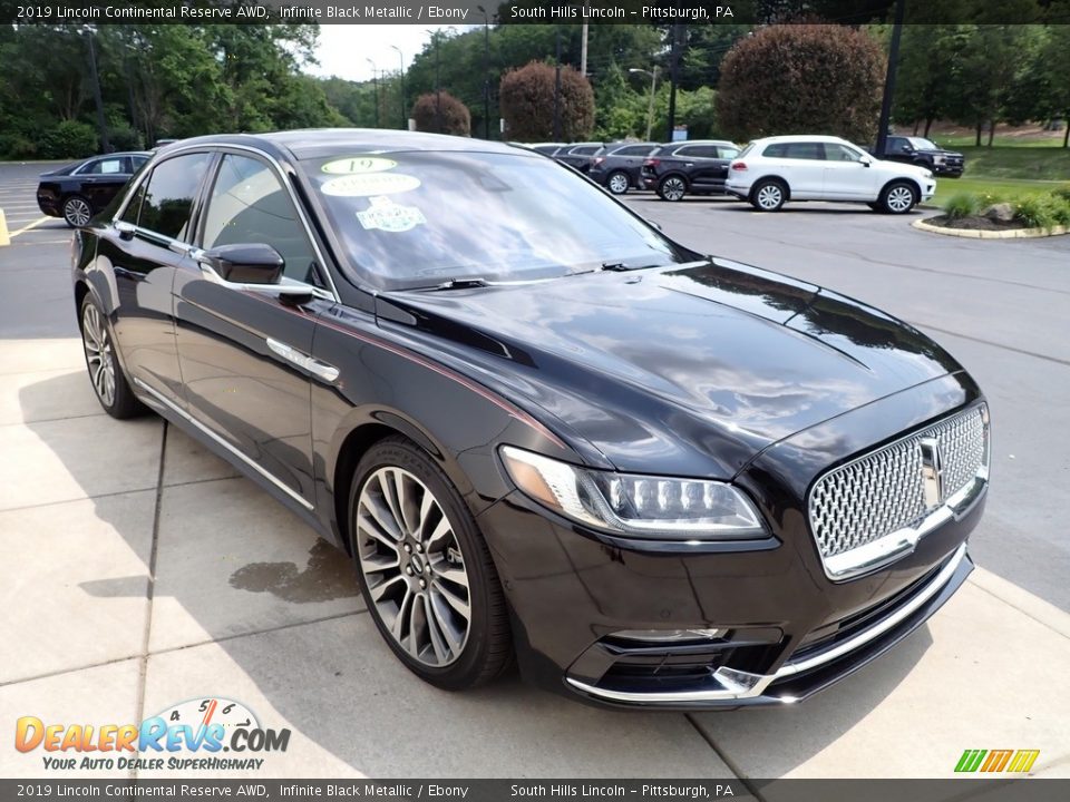 Front 3/4 View of 2019 Lincoln Continental Reserve AWD Photo #8