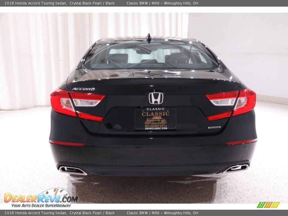 2018 Honda Accord Touring Sedan Crystal Black Pearl / Black Photo #21