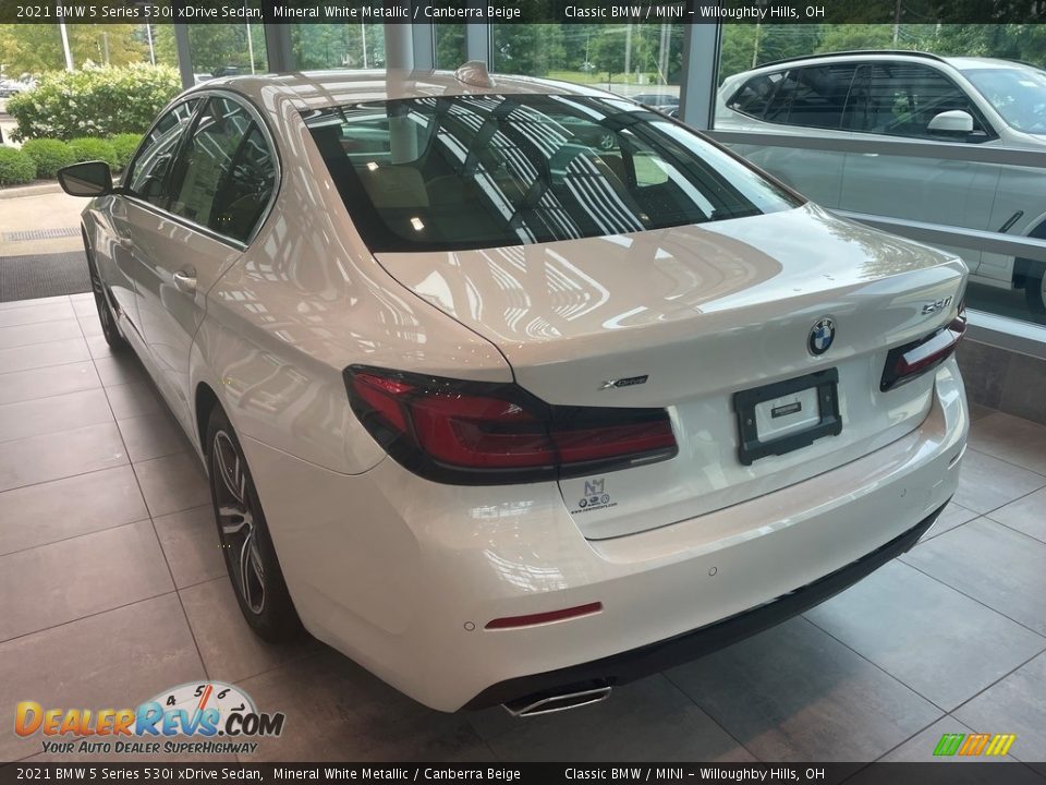 2021 BMW 5 Series 530i xDrive Sedan Mineral White Metallic / Canberra Beige Photo #2