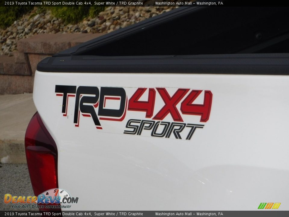 2019 Toyota Tacoma TRD Sport Double Cab 4x4 Super White / TRD Graphite Photo #9