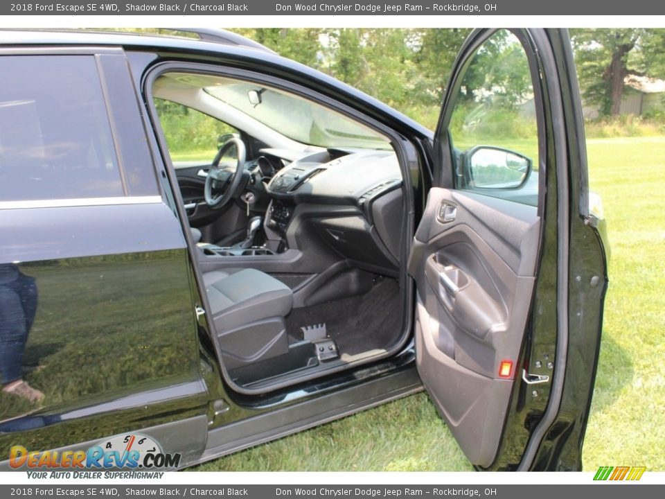 2018 Ford Escape SE 4WD Shadow Black / Charcoal Black Photo #31