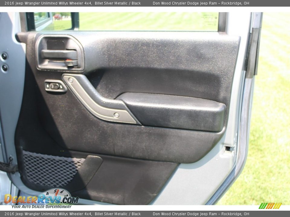 2016 Jeep Wrangler Unlimited Willys Wheeler 4x4 Billet Silver Metallic / Black Photo #30