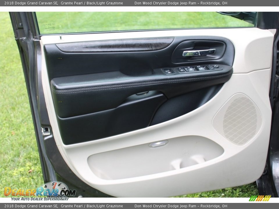 2018 Dodge Grand Caravan SE Granite Pearl / Black/Light Graystone Photo #15