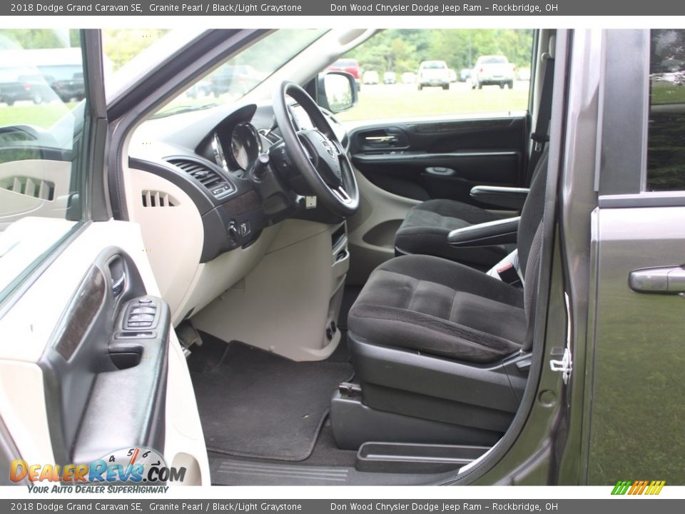 2018 Dodge Grand Caravan SE Granite Pearl / Black/Light Graystone Photo #17