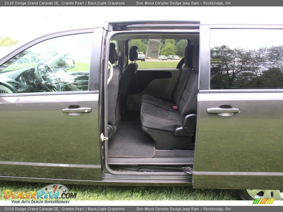 2018 Dodge Grand Caravan SE Granite Pearl / Black/Light Graystone Photo #24