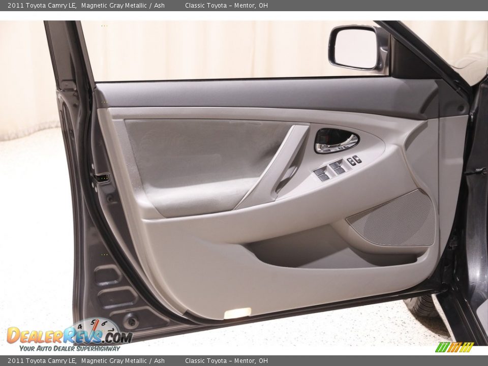 2011 Toyota Camry LE Magnetic Gray Metallic / Ash Photo #4