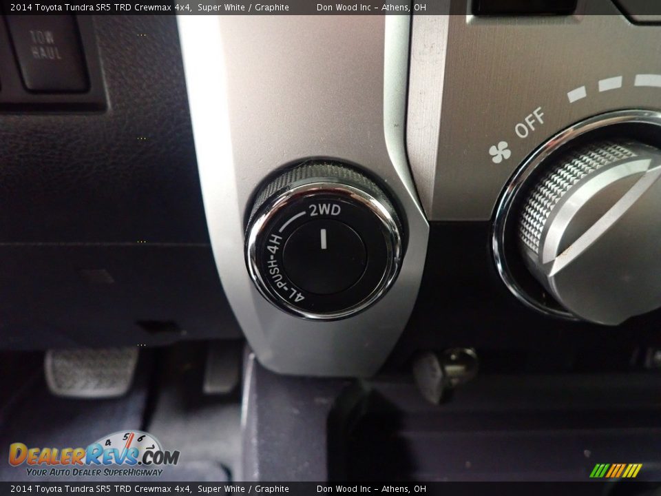 2014 Toyota Tundra SR5 TRD Crewmax 4x4 Super White / Graphite Photo #32
