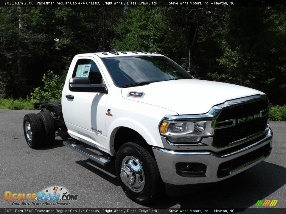 2021 Ram 3500 Tradesman Regular Cab 4x4 Chassis Bright White / Diesel Gray/Black Photo #4