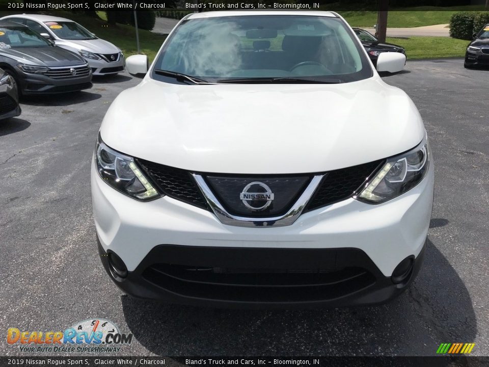 2019 Nissan Rogue Sport S Glacier White / Charcoal Photo #3