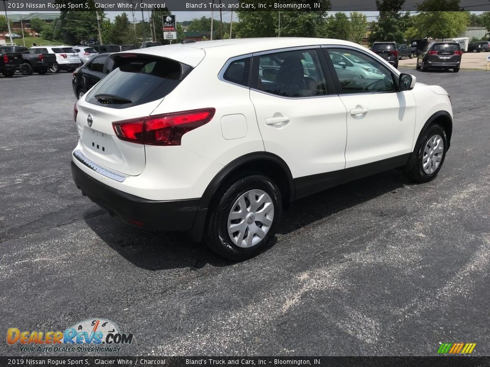 2019 Nissan Rogue Sport S Glacier White / Charcoal Photo #6