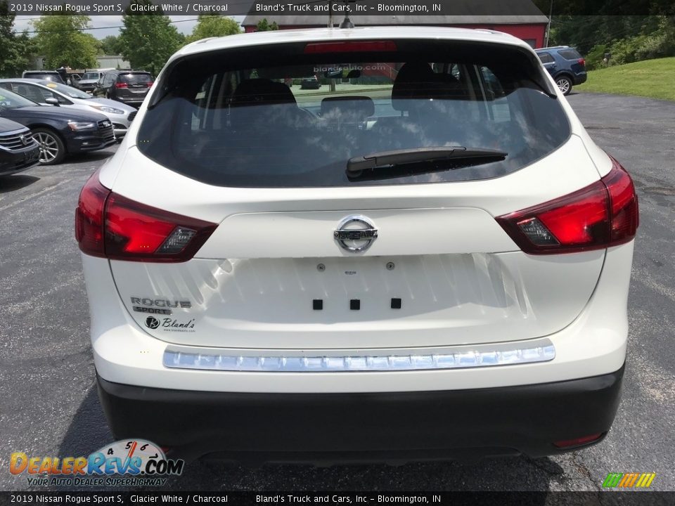 2019 Nissan Rogue Sport S Glacier White / Charcoal Photo #7