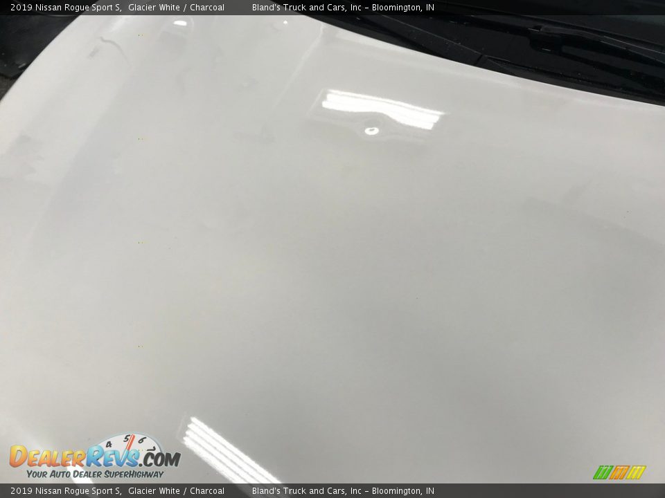 2019 Nissan Rogue Sport S Glacier White / Charcoal Photo #12