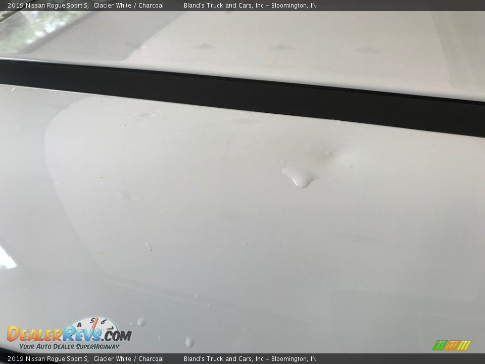 2019 Nissan Rogue Sport S Glacier White / Charcoal Photo #17