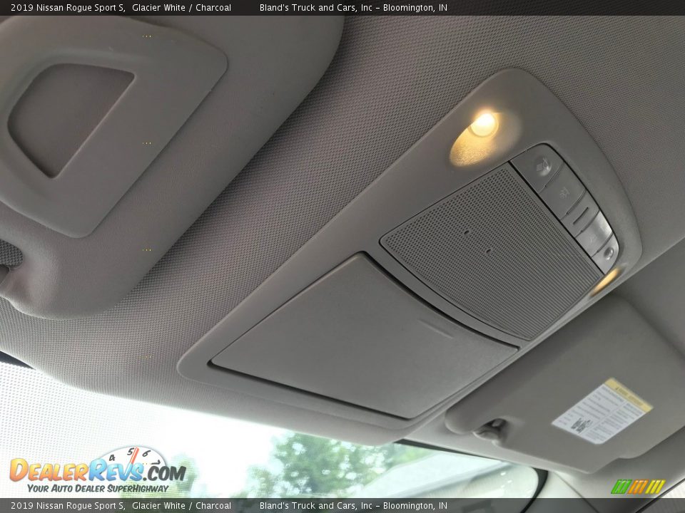 2019 Nissan Rogue Sport S Glacier White / Charcoal Photo #29