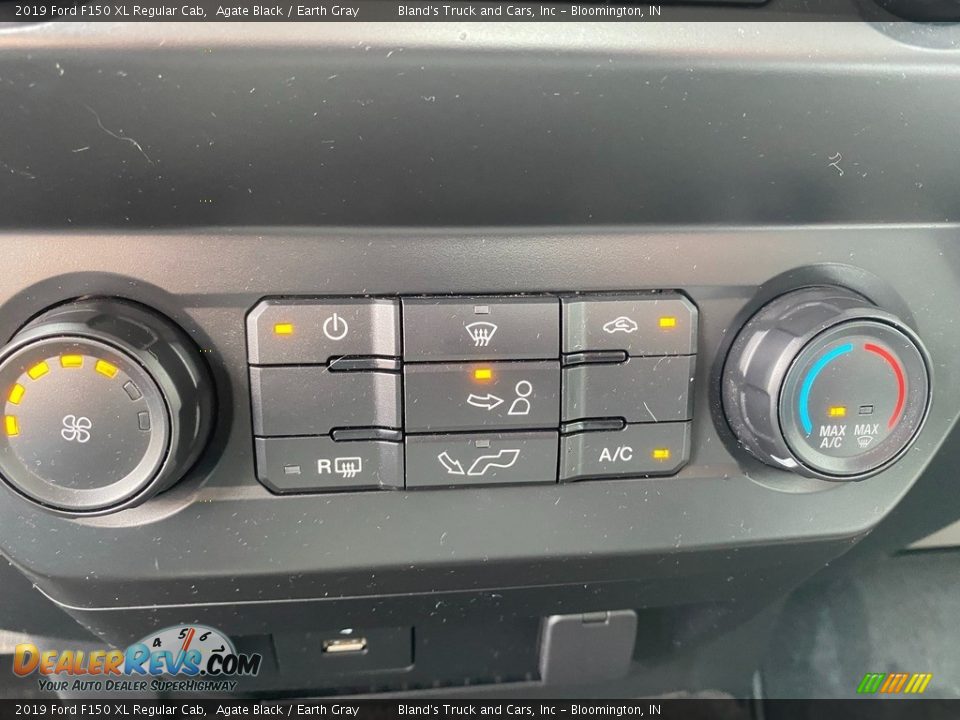 2019 Ford F150 XL Regular Cab Agate Black / Earth Gray Photo #24