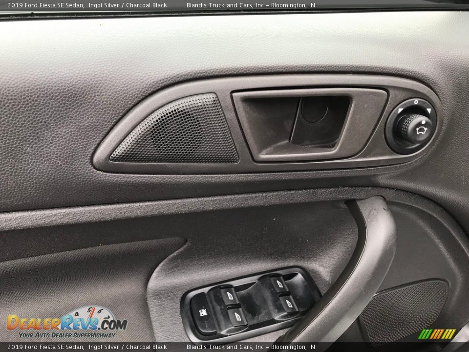 2019 Ford Fiesta SE Sedan Ingot Silver / Charcoal Black Photo #21