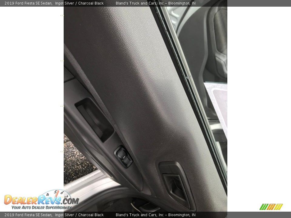 2019 Ford Fiesta SE Sedan Ingot Silver / Charcoal Black Photo #33