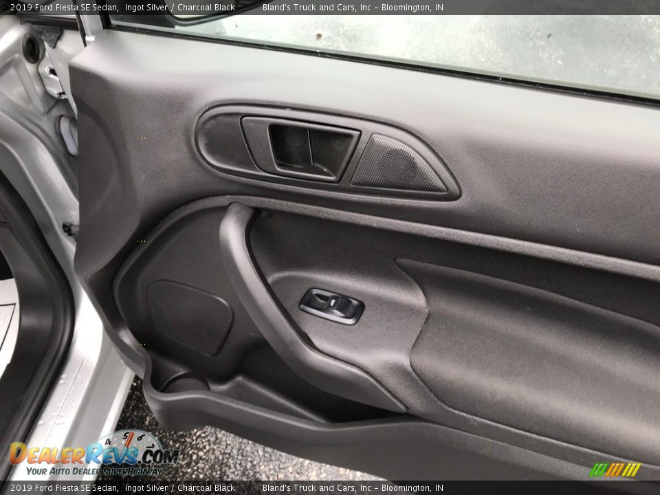 2019 Ford Fiesta SE Sedan Ingot Silver / Charcoal Black Photo #36
