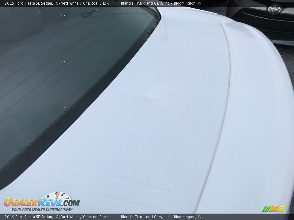 2019 Ford Fiesta SE Sedan Oxford White / Charcoal Black Photo #13