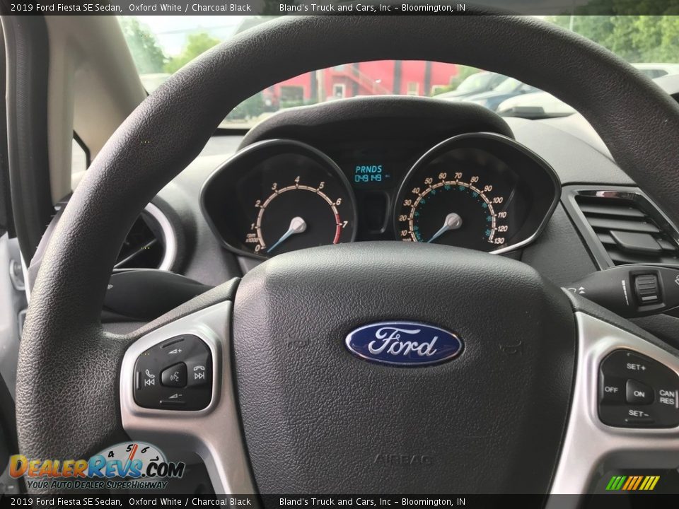 2019 Ford Fiesta SE Sedan Oxford White / Charcoal Black Photo #22