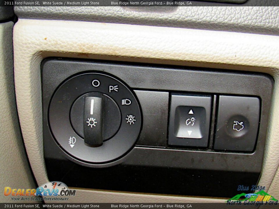 2011 Ford Fusion SE White Suede / Medium Light Stone Photo #19