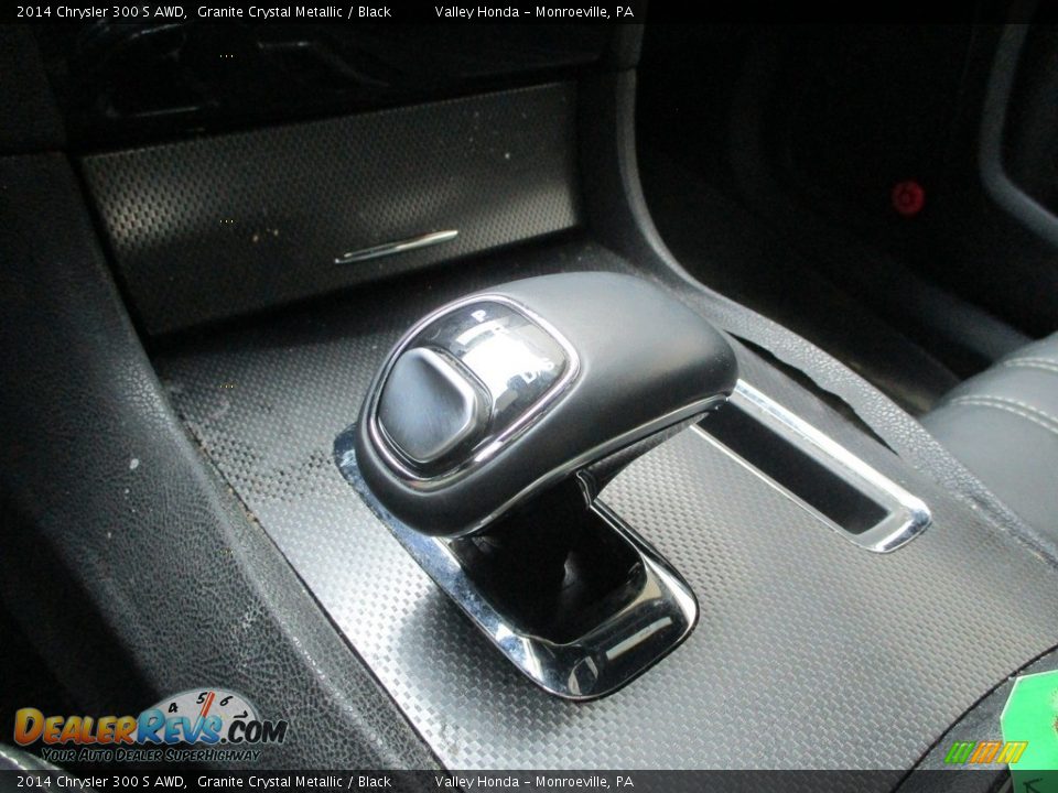 2014 Chrysler 300 S AWD Shifter Photo #18