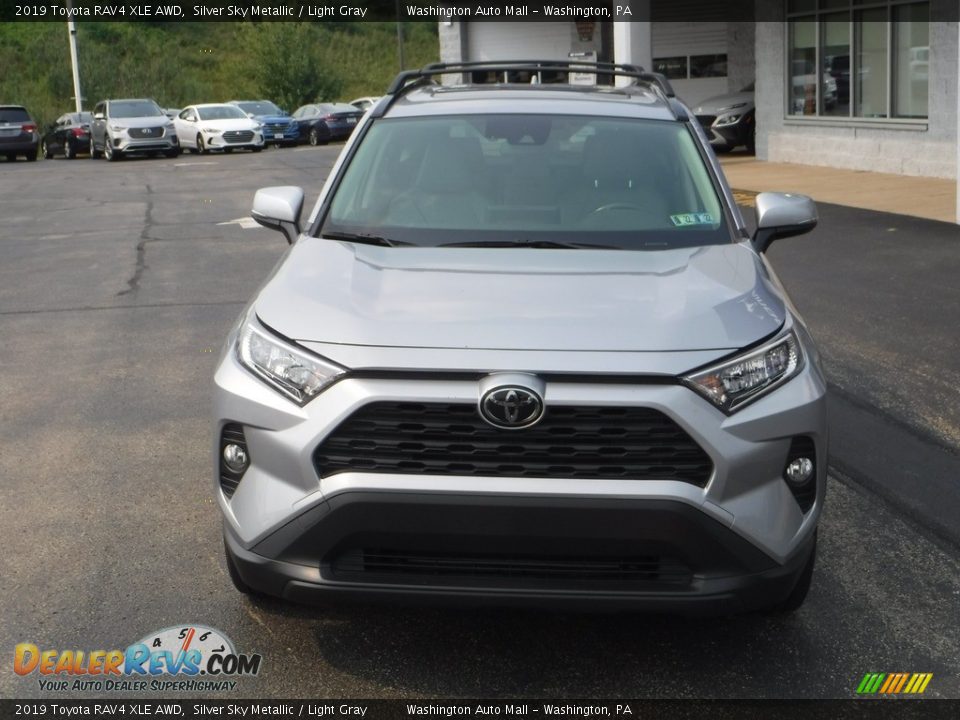 2019 Toyota RAV4 XLE AWD Silver Sky Metallic / Light Gray Photo #5