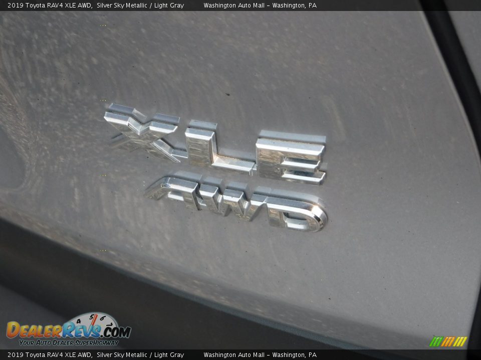2019 Toyota RAV4 XLE AWD Silver Sky Metallic / Light Gray Photo #11
