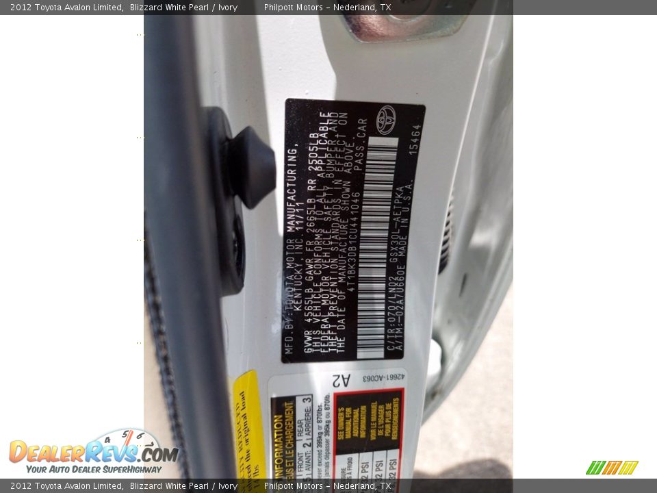 2012 Toyota Avalon Limited Blizzard White Pearl / Ivory Photo #32