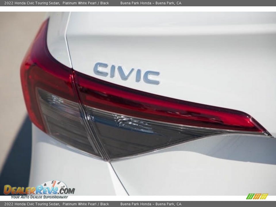 2022 Honda Civic Touring Sedan Platinum White Pearl / Black Photo #6