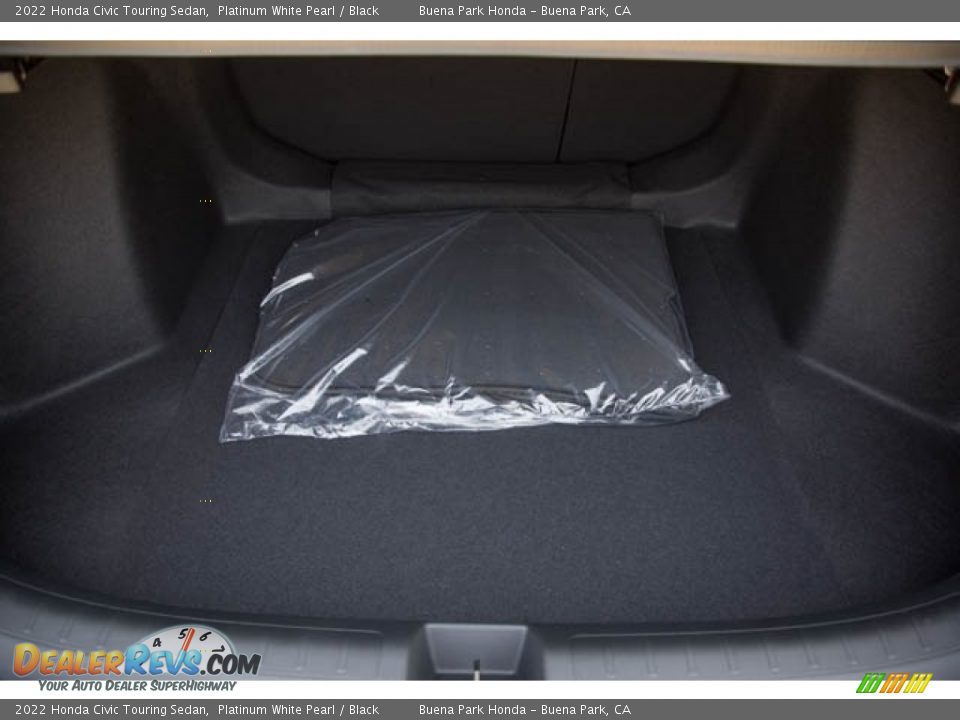 2022 Honda Civic Touring Sedan Platinum White Pearl / Black Photo #27